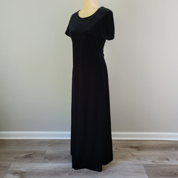Vintage J.R. NITES by CALIENDO Size 6 Black Velvet Short Sleeve Beaded Dress - Picture 7 of 8